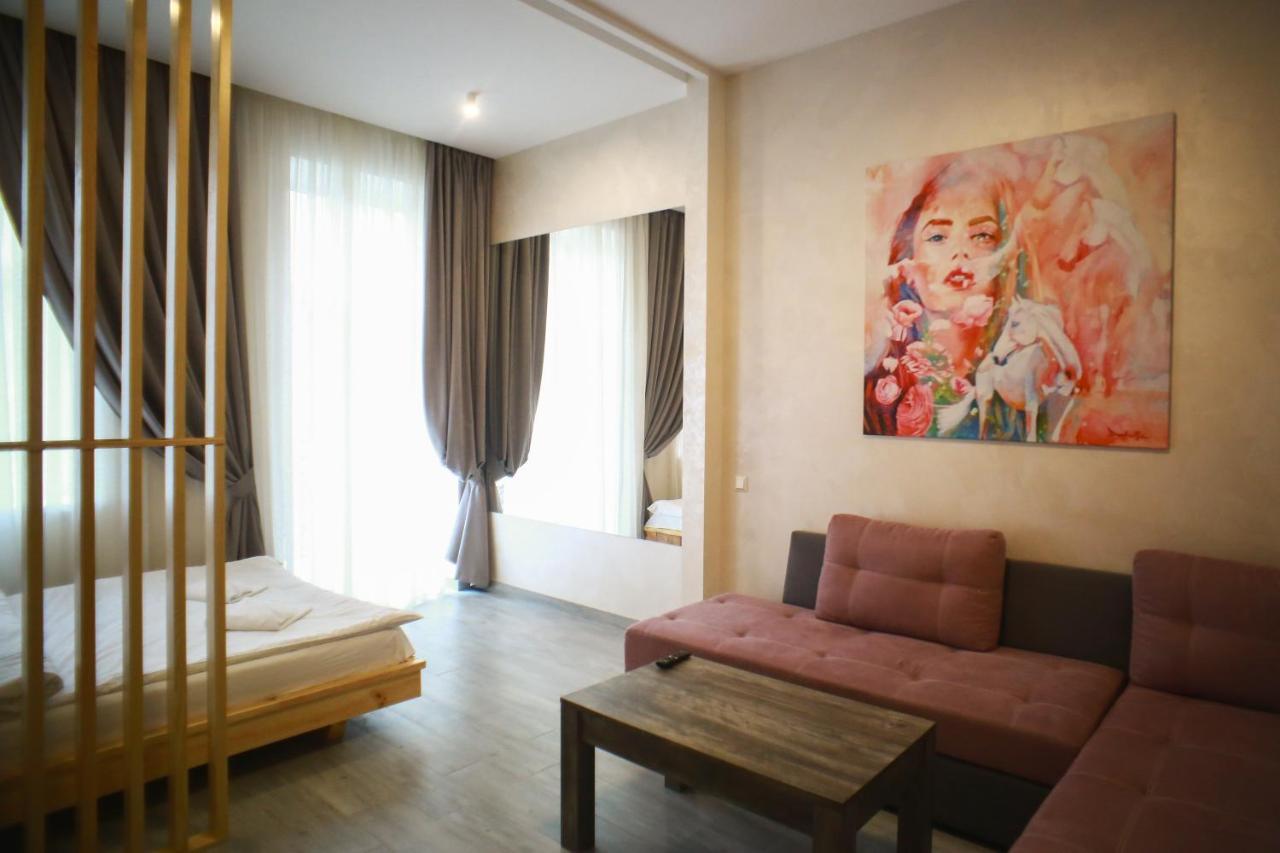 Leogrand Apartment On Drohobycha 4 利沃夫 外观 照片