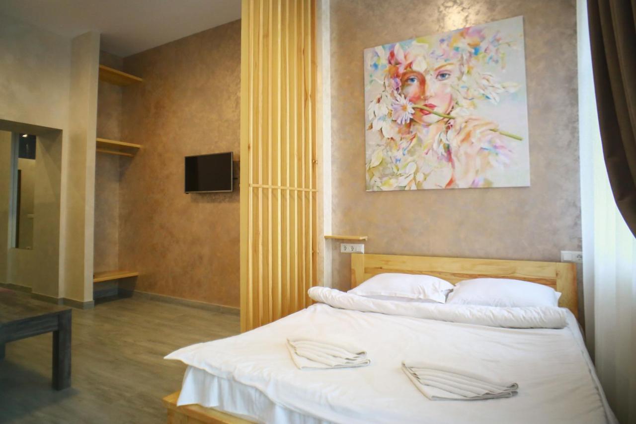 Leogrand Apartment On Drohobycha 4 利沃夫 外观 照片