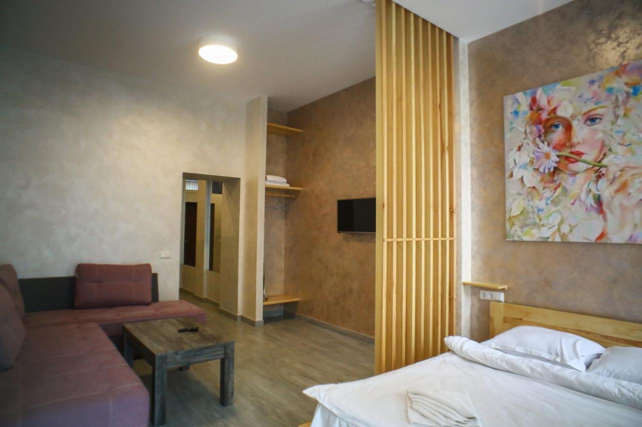 Leogrand Apartment On Drohobycha 4 利沃夫 外观 照片