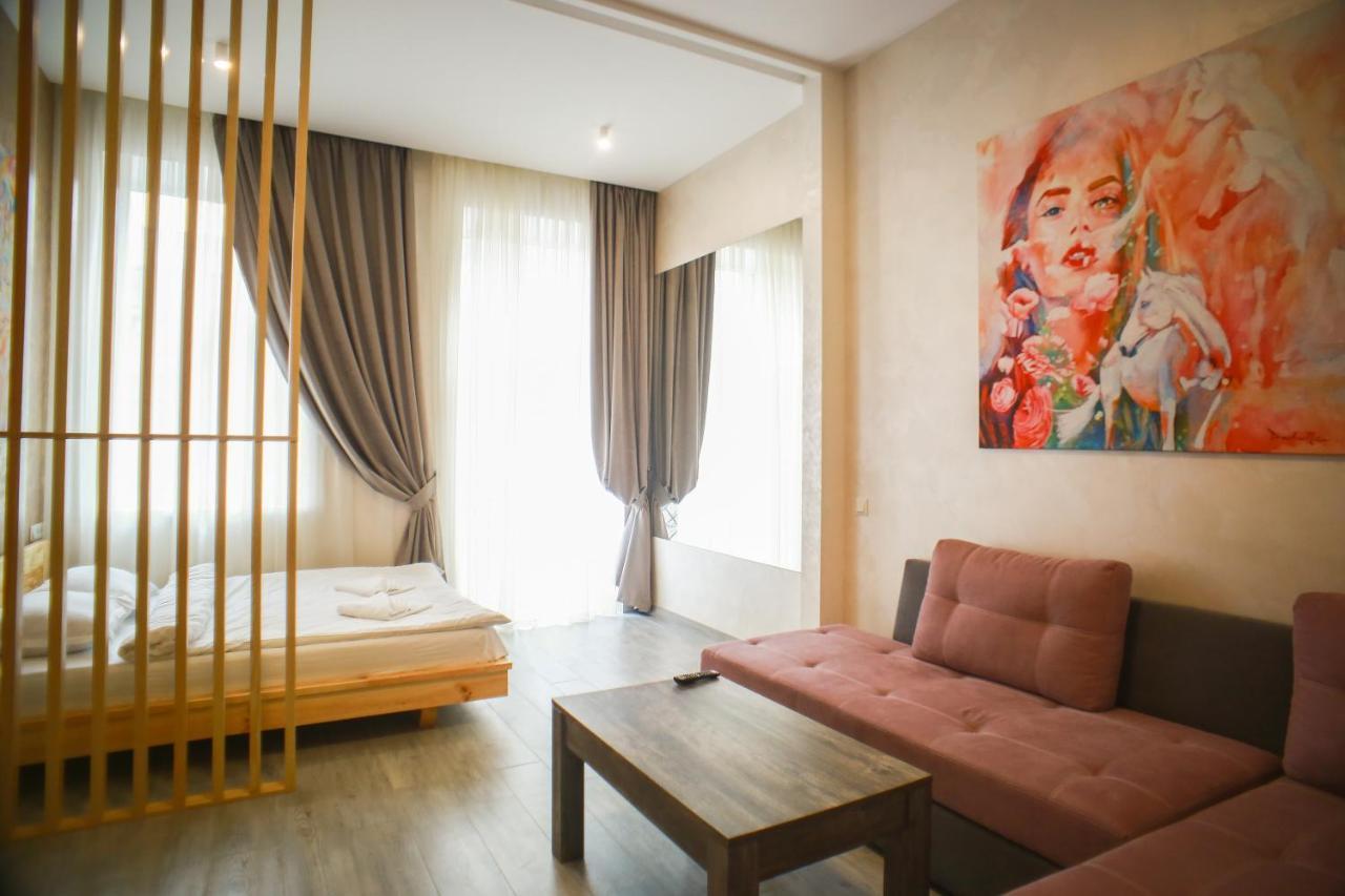Leogrand Apartment On Drohobycha 4 利沃夫 外观 照片